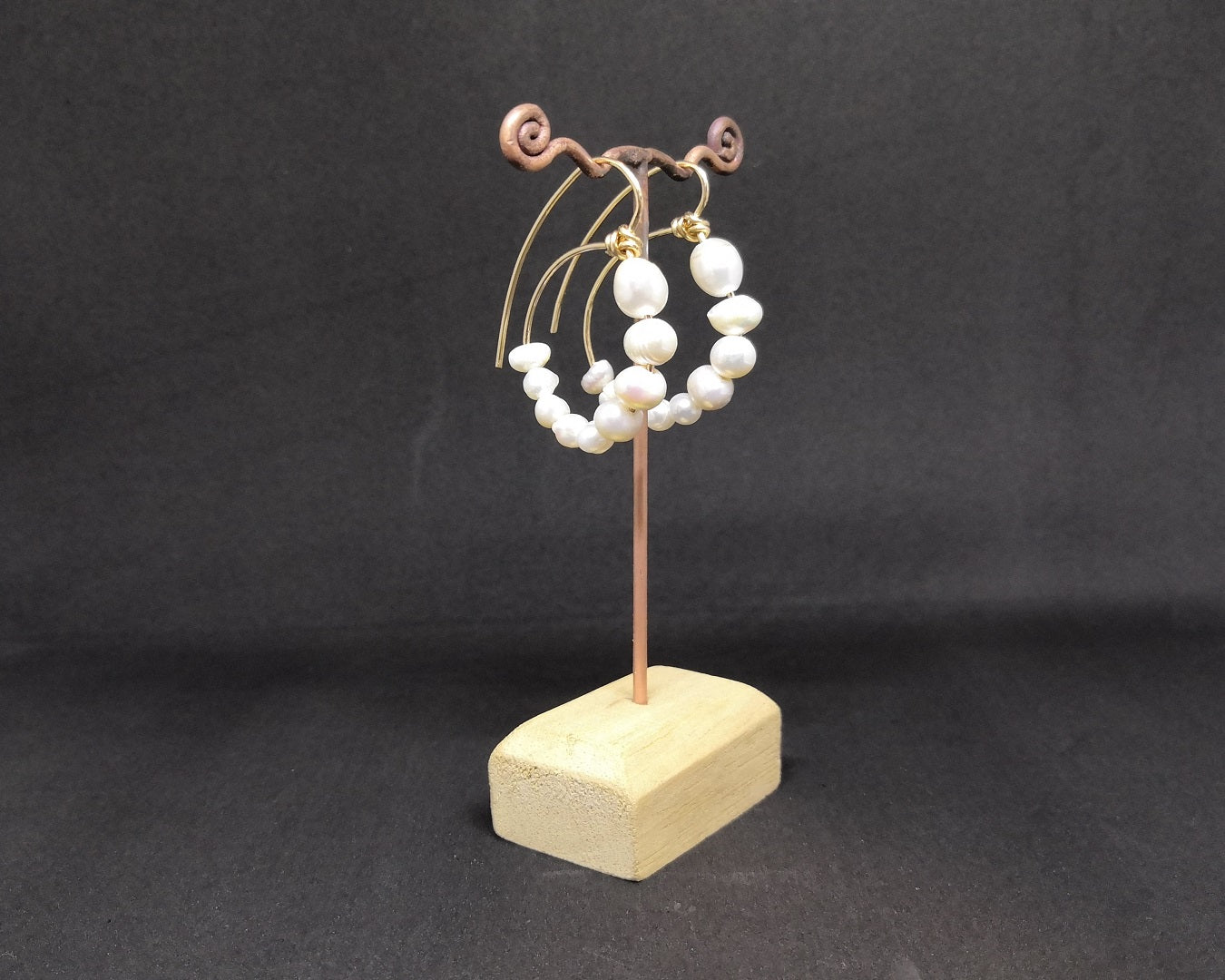Boucle d’oreille British Museum en Gold filled et nacres