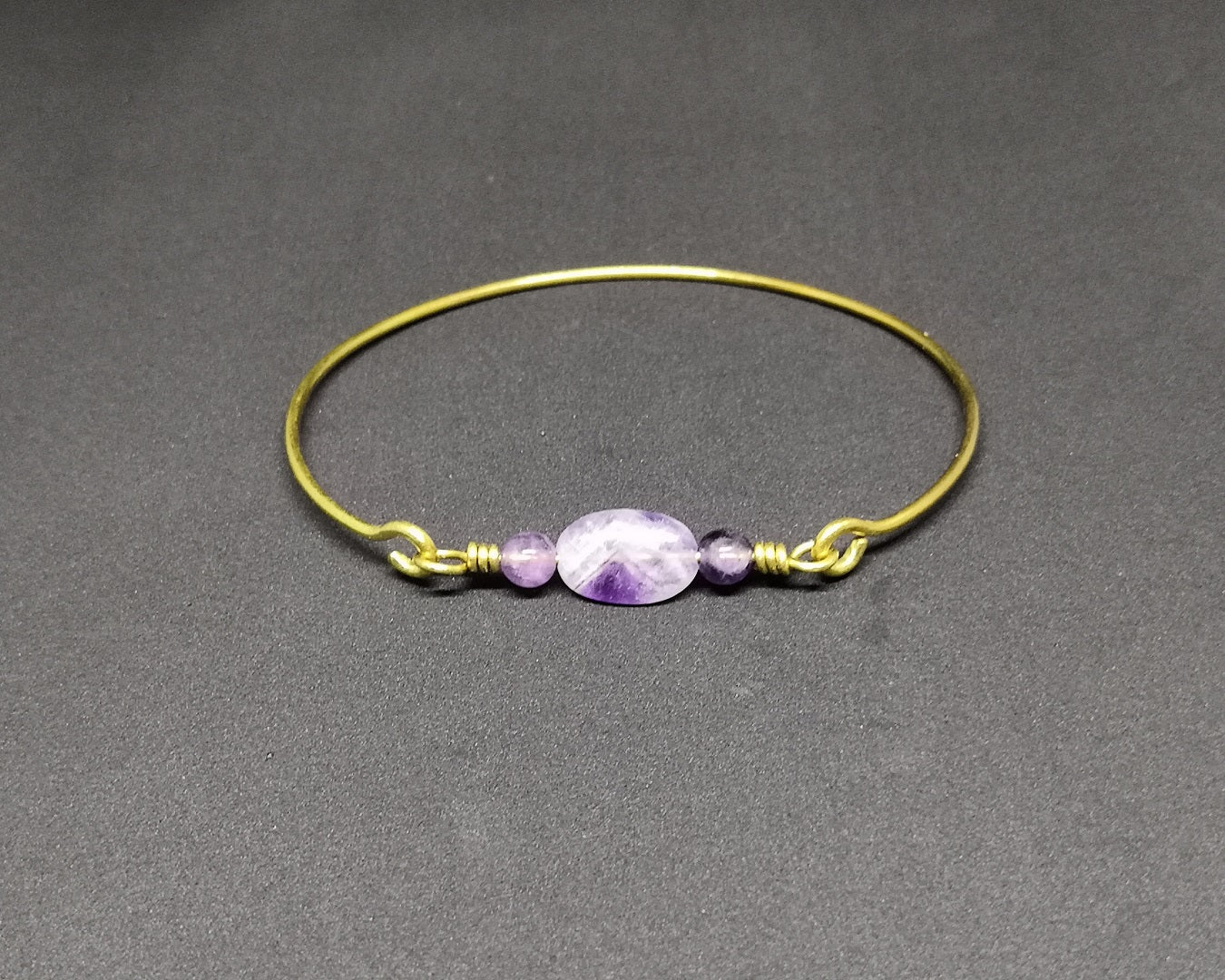 Bracelet avec pierres semi-précieuses