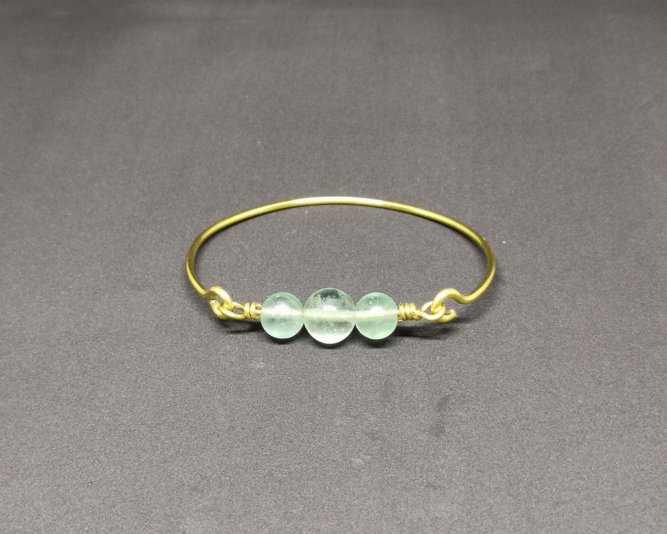 Bracelet avec pierres semi-précieuses