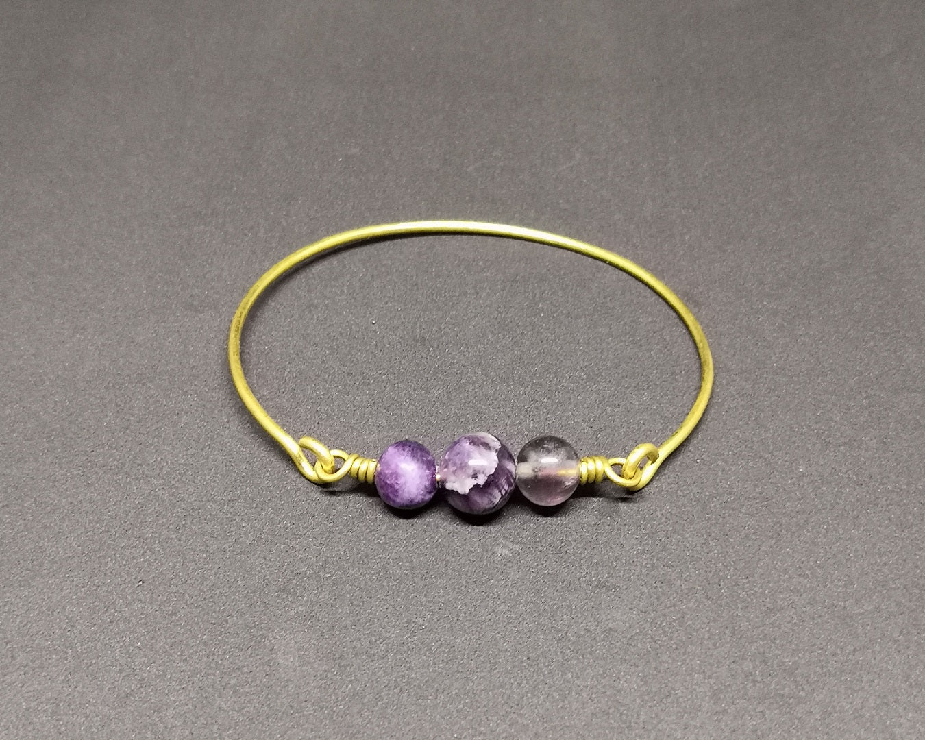 Bracelet avec pierres semi-précieuses