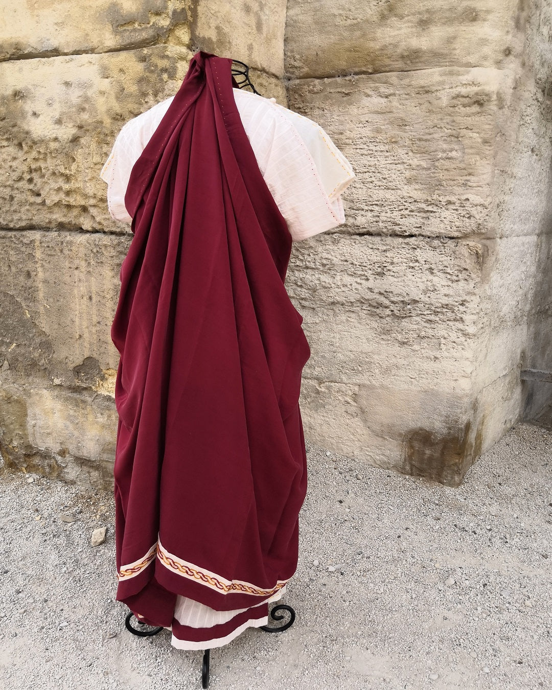 Pallium romain pour femme en soie rouge