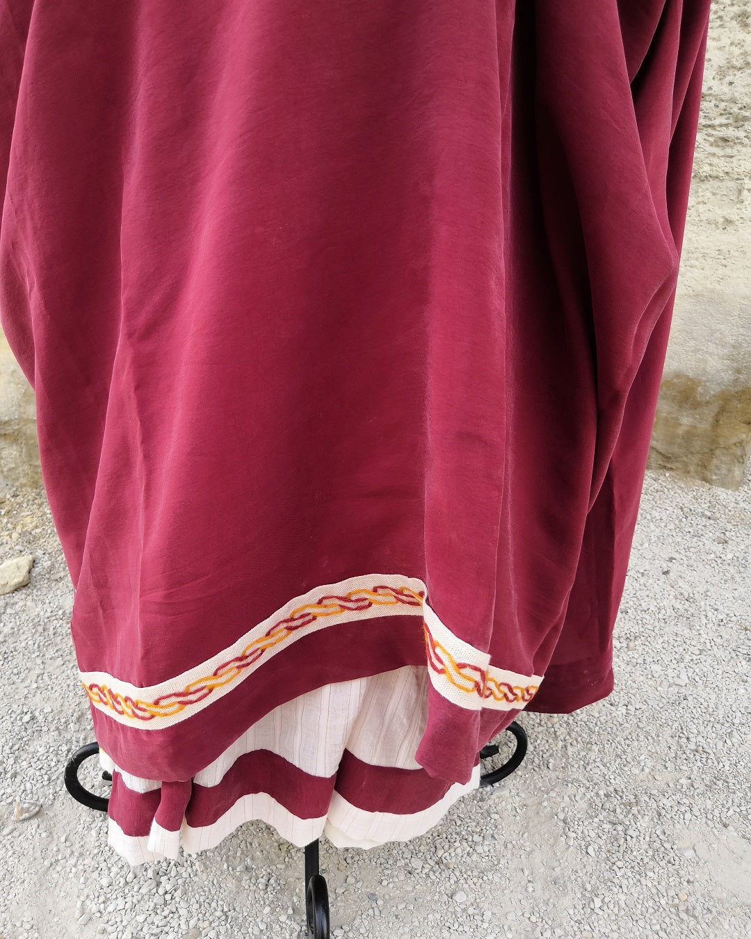 Pallium romain pour femme en soie rouge