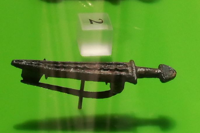 Fibule glaive