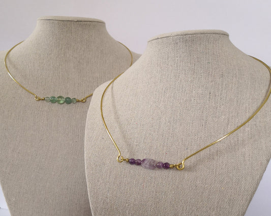 Collier avec perles semi-précieuses
