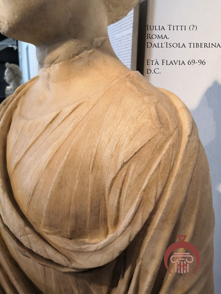 Busto in marmo raffigurante IULIA TITTI (?), Roma, dall'Isola Tiberina, Età Flavia 69-96 d.C., Museo Archeologico, Palazzo Massimo, Roma